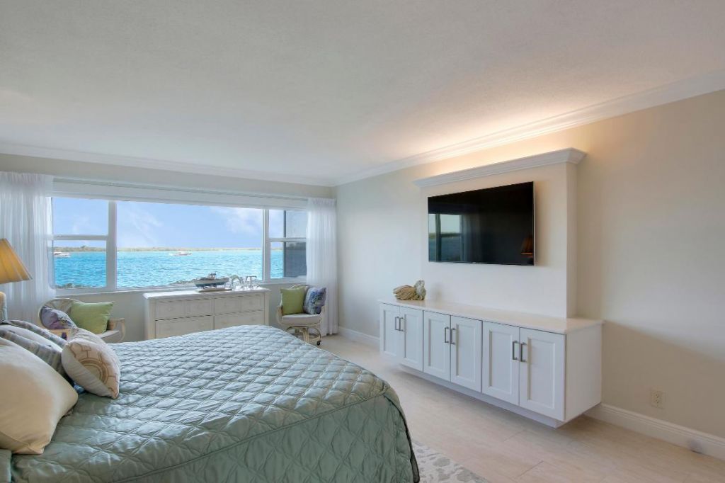 60 Yacht Club Drive, Unit 101, North Palm Beach, FL 33408 Photo