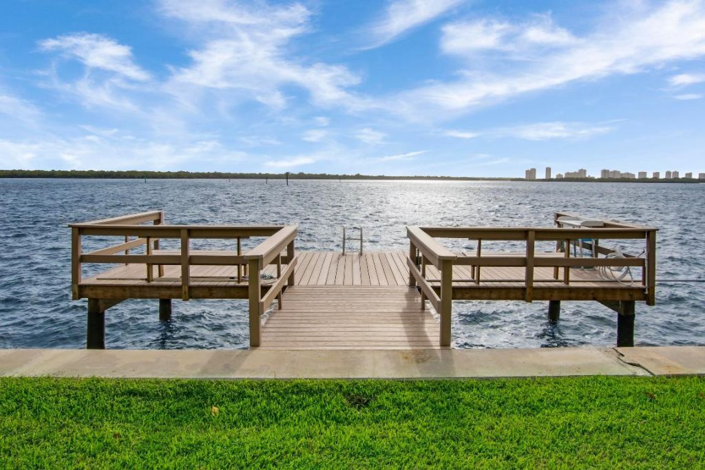 60 Yacht Club Drive, Unit 101, North Palm Beach, FL 33408 Photo