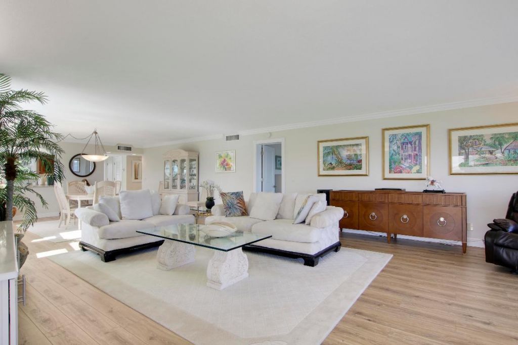 60 Yacht Club Drive, Unit 101, North Palm Beach, FL 33408 Photo