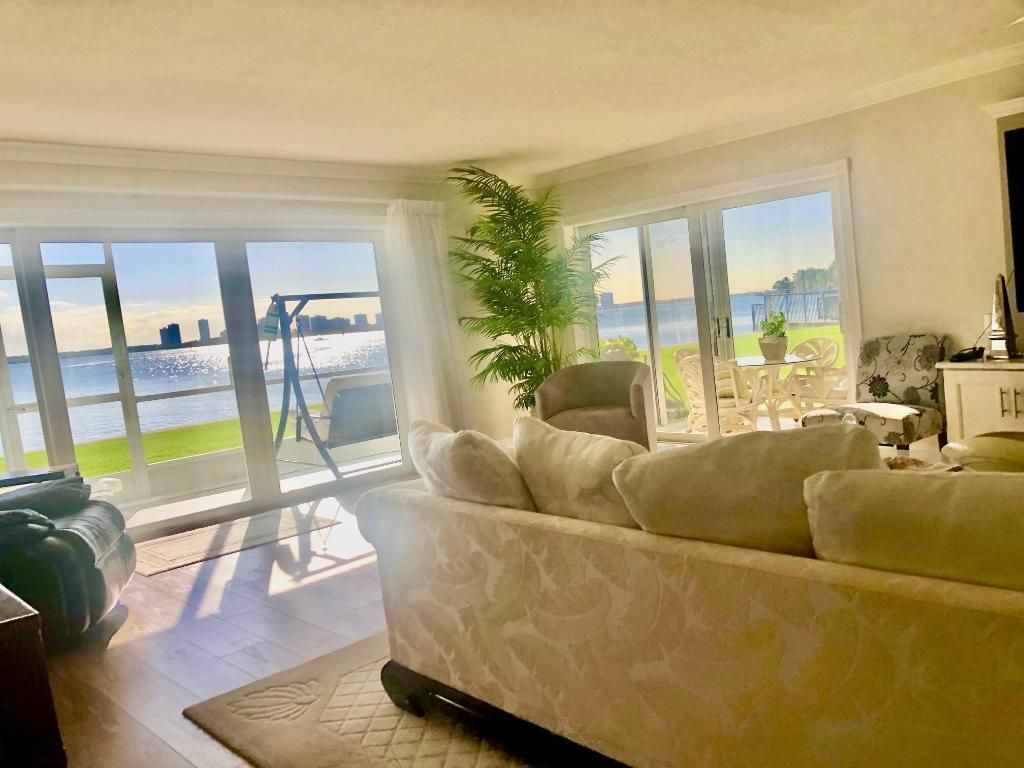 60 Yacht Club Drive, Unit 101, North Palm Beach, FL 33408 Photo