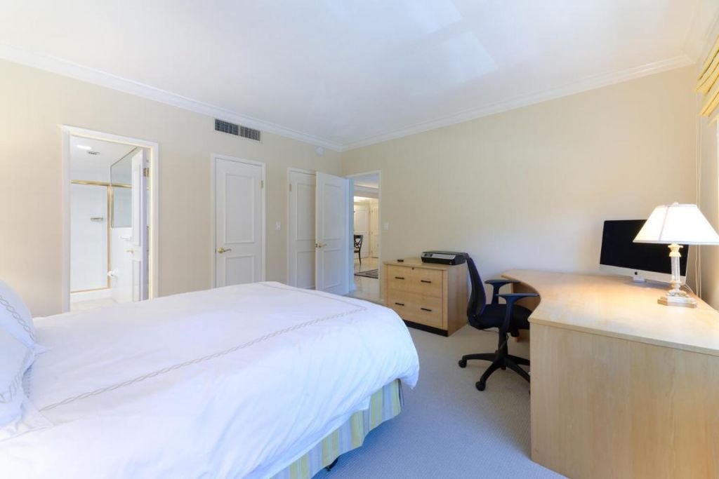 250 Bradley Place, Unit 210, Palm Beach, FL 33480 Photo