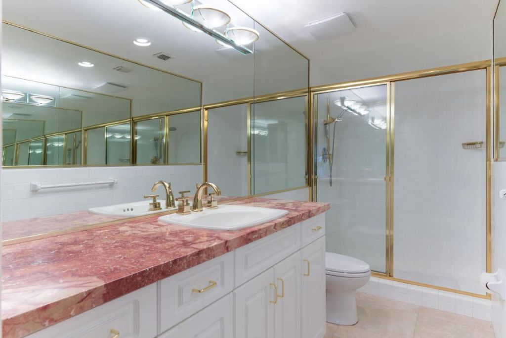 250 Bradley Place, Unit 210, Palm Beach, FL 33480 Photo