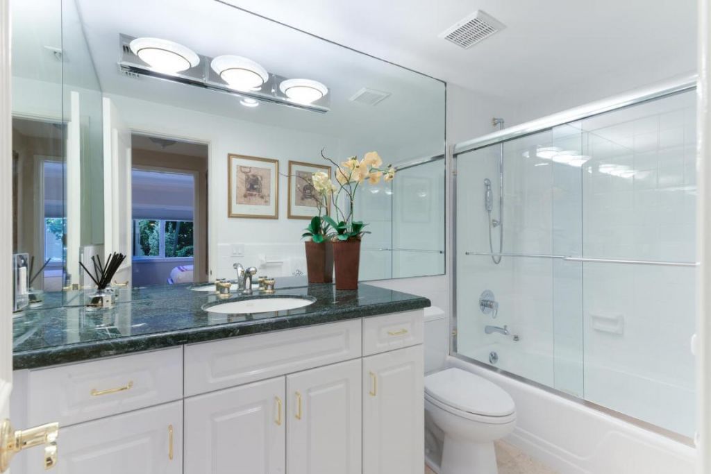 250 Bradley Place, Unit 210, Palm Beach, FL 33480 Photo