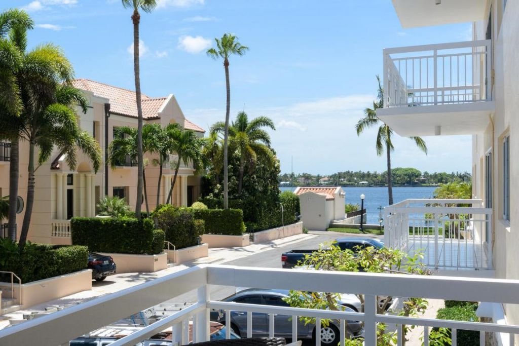 250 Bradley Place, Unit 210, Palm Beach, FL 33480 Photo