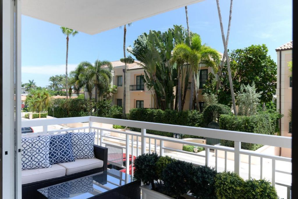 250 Bradley Place, Unit 210, Palm Beach, FL 33480 Photo