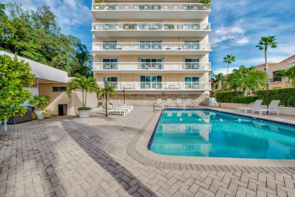 250 Bradley Place, Unit 210, Palm Beach, FL 33480 Photo