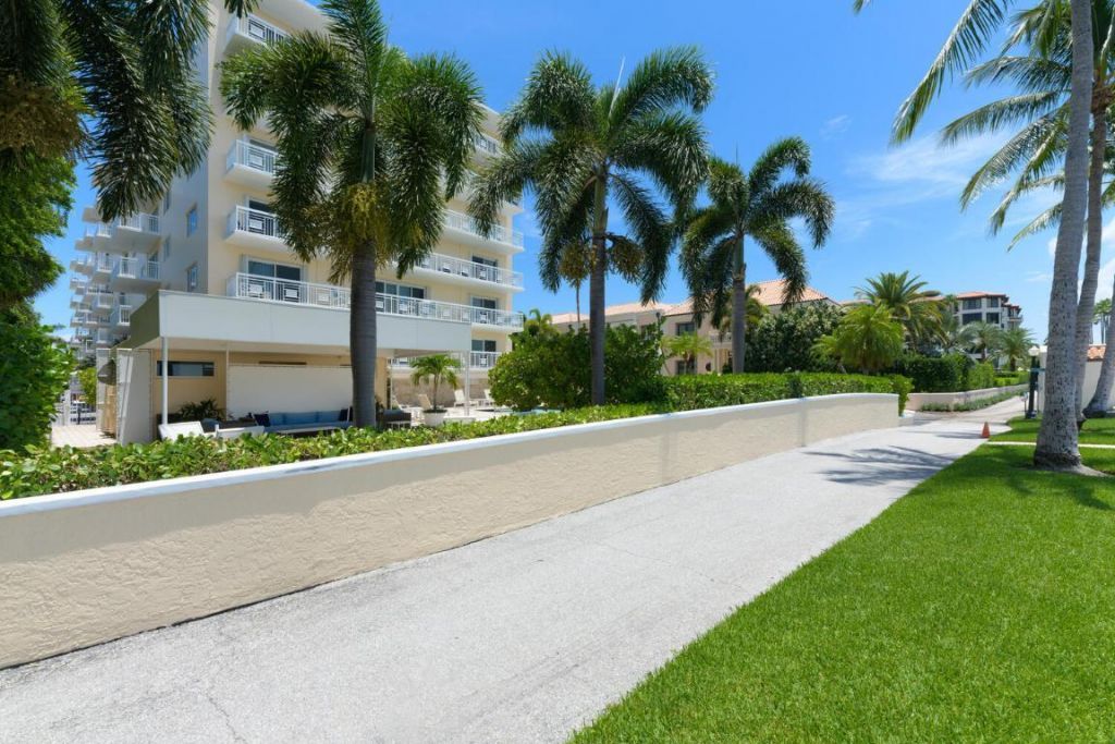 250 Bradley Place, Unit 210, Palm Beach, FL 33480 Photo