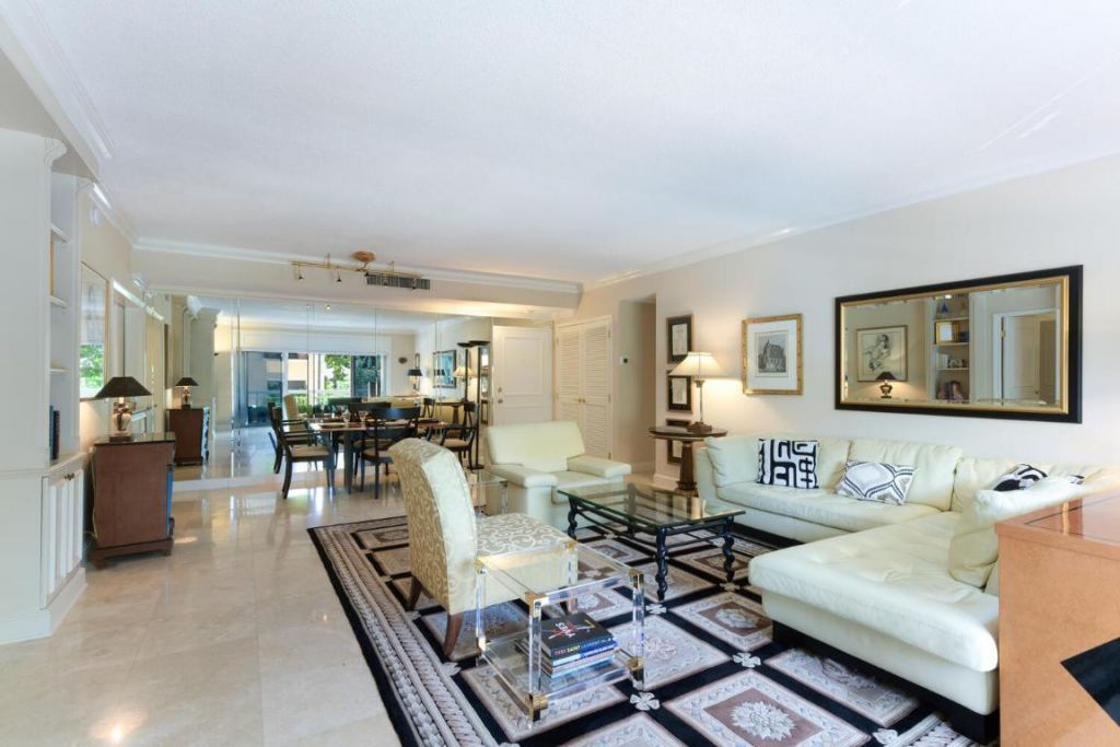 250 Bradley Place, Unit 210, Palm Beach, FL 33480 Photo