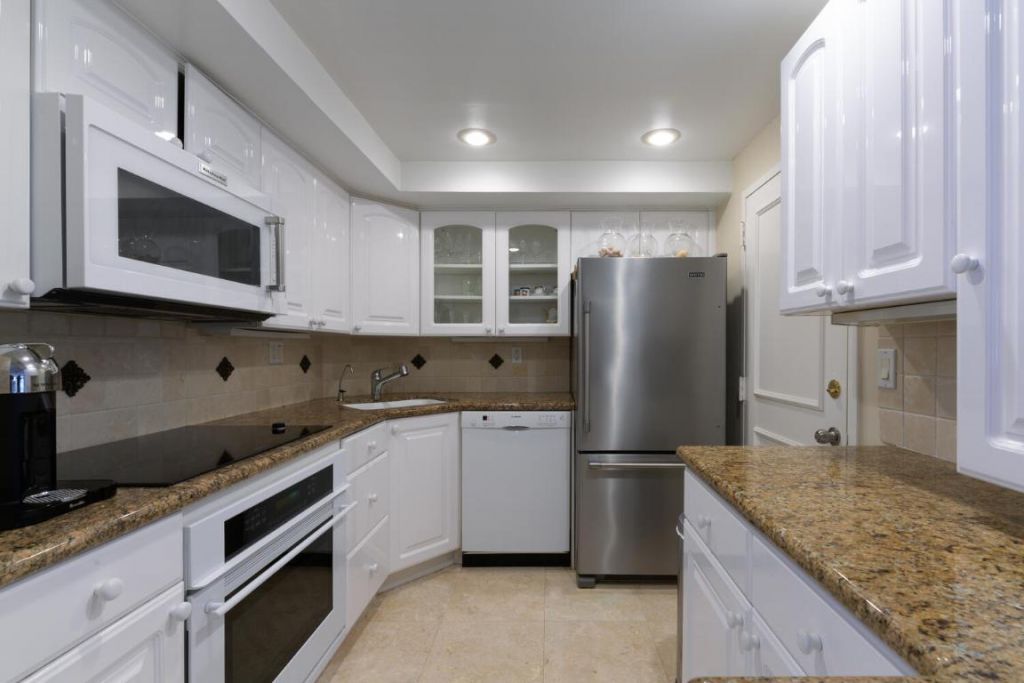 250 Bradley Place, Unit 210, Palm Beach, FL 33480 Photo