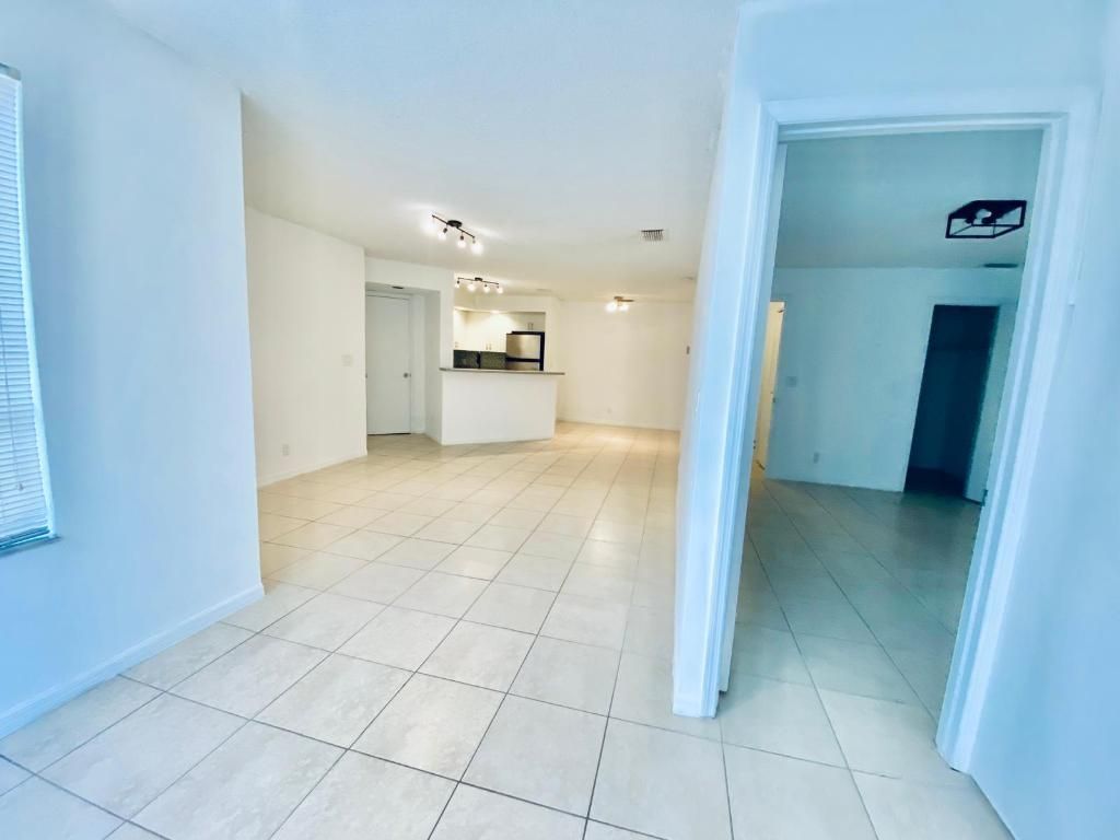 3310 Pinewalk Drive N, Unit 1826, Margate, FL 33063 Photo