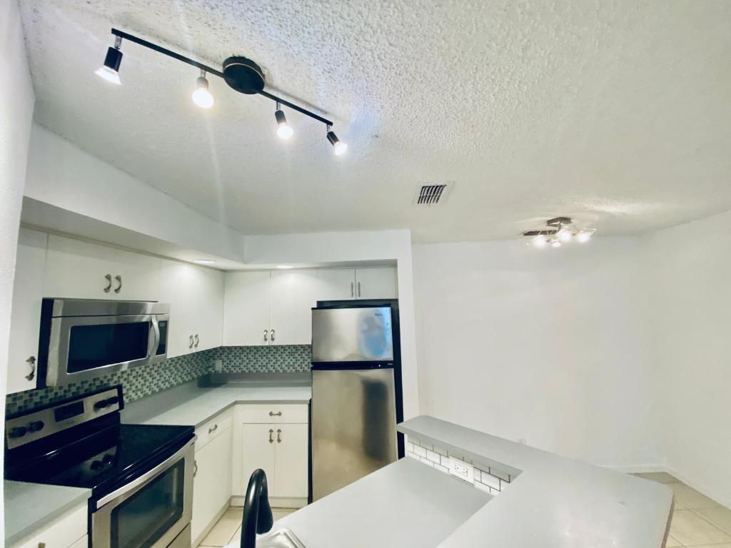 3310 Pinewalk Drive N, Unit 1826, Margate, FL 33063 Photo