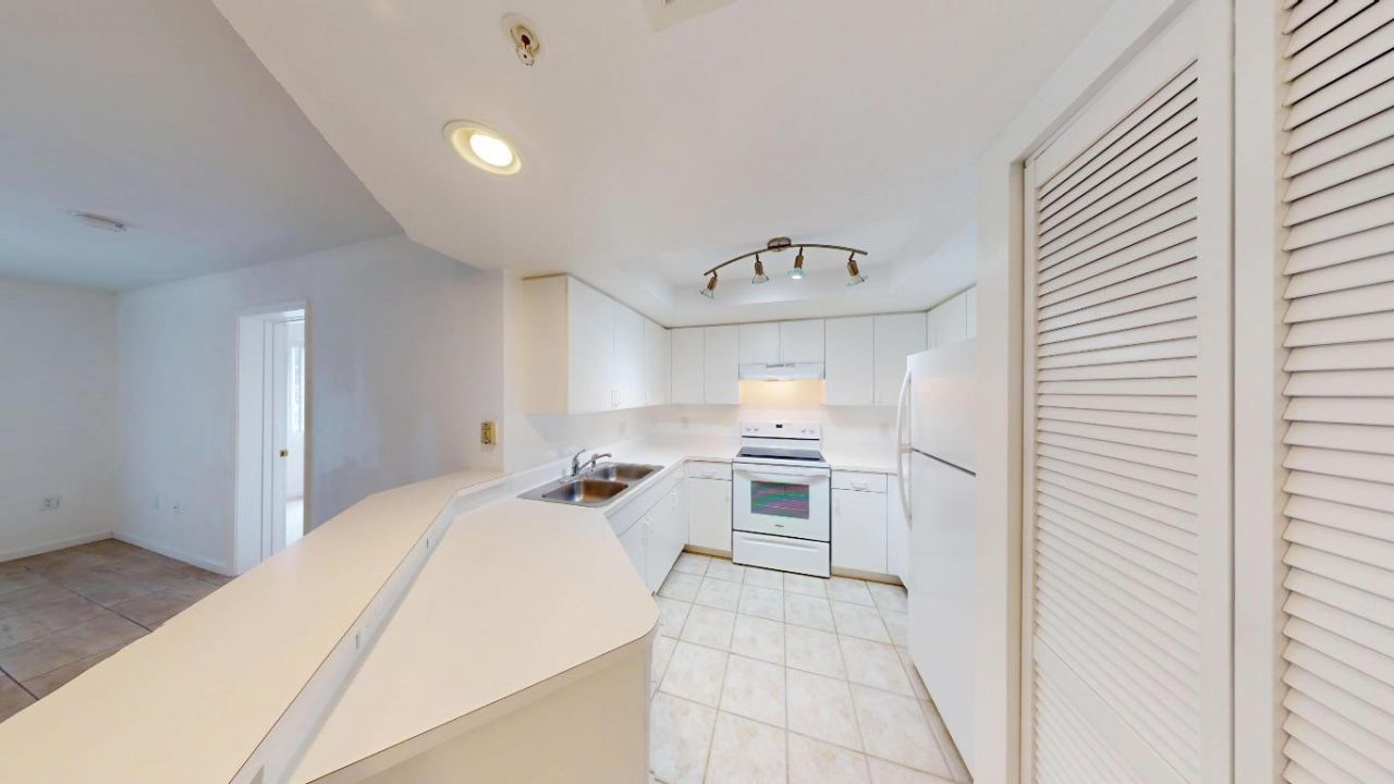 4187 N Haverhill Road, Unit 503, West Palm Beach, FL 33417 Photo