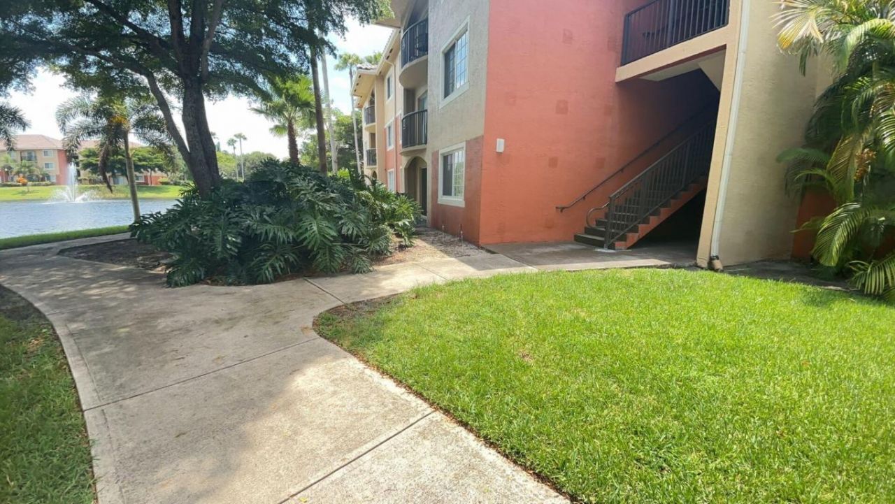 4187 N Haverhill Road, Unit 503, West Palm Beach, FL 33417 Photo