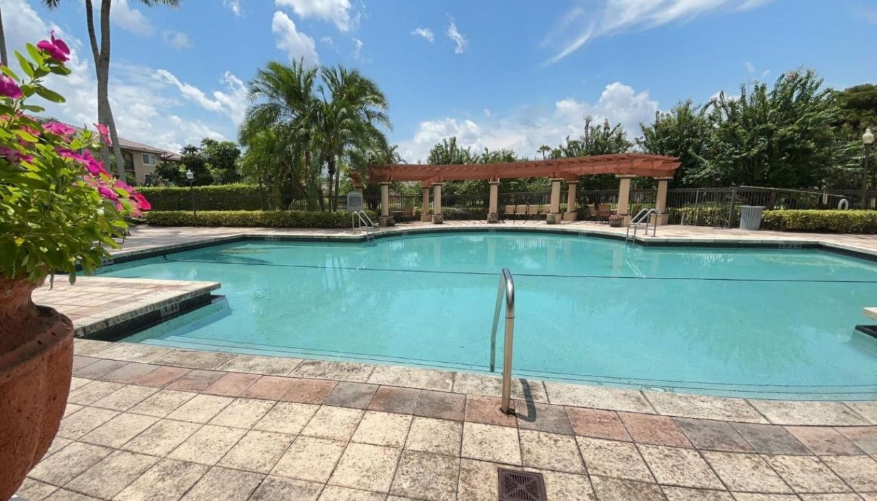 4187 N Haverhill Road, Unit 503, West Palm Beach, FL 33417 Photo
