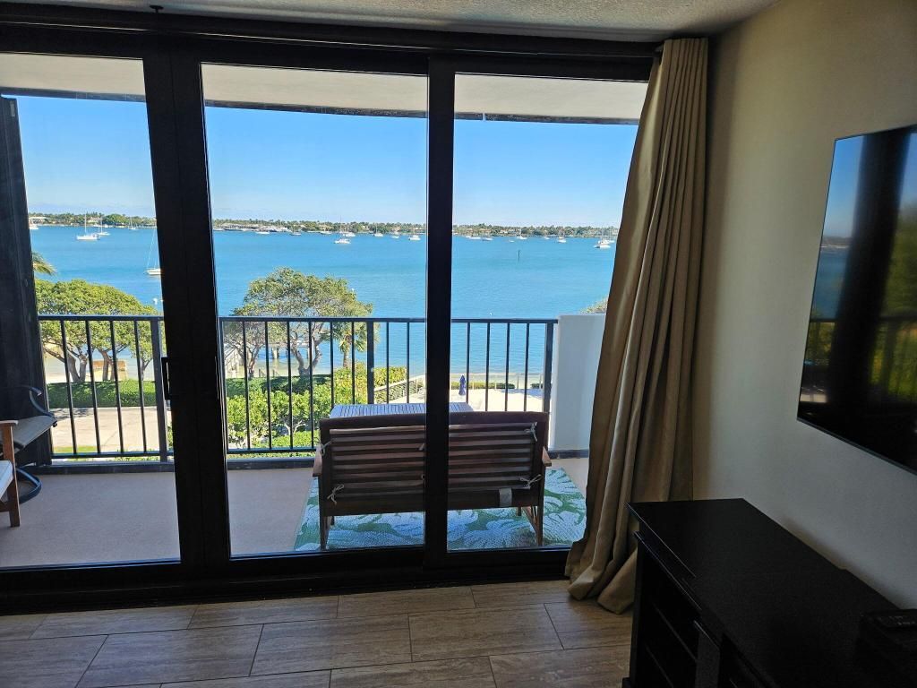 5600 N Flagler Drive, Unit 408, West Palm Beach, FL 33407 Photo