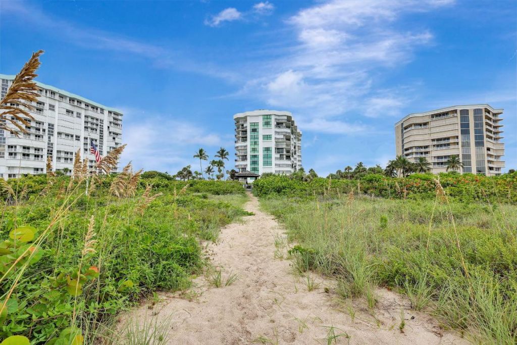 2800 N Highway A1a, Unit 305, Hutchinson Island, FL 34949 Photo