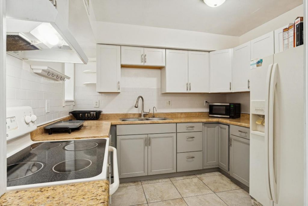 9930 Pineapple Tree Drive, Unit 112, Boynton Beach, FL 33436 Photo