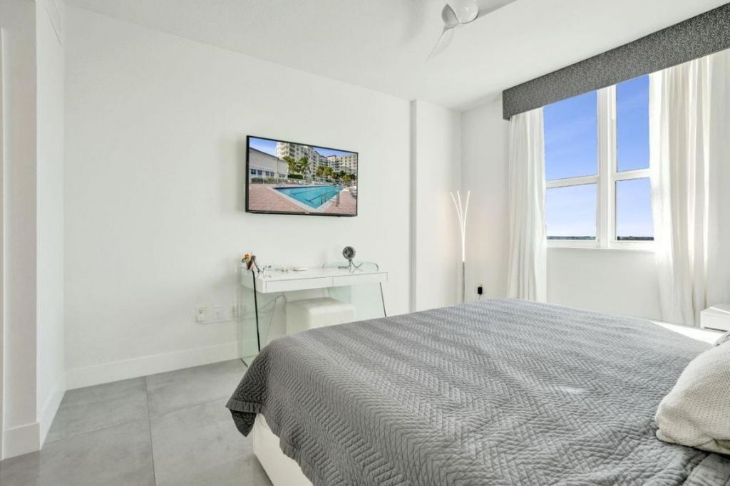 450 N Federal Highway, Unit 902, Boynton Beach, FL 33435 Photo