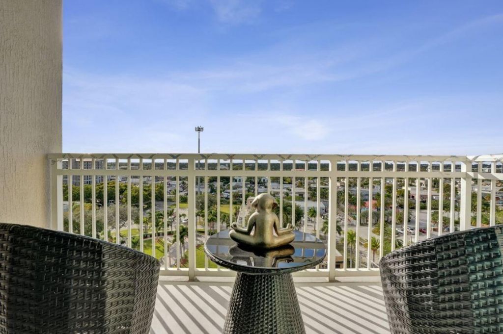 450 N Federal Highway, Unit 902, Boynton Beach, FL 33435 Photo