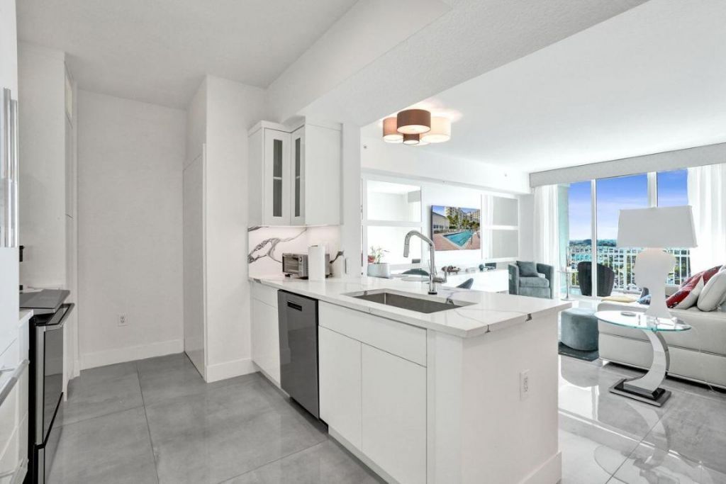 450 N Federal Highway, Unit 902, Boynton Beach, FL 33435 Photo