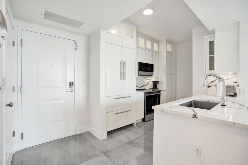 450 N Federal Highway, Unit 902, Boynton Beach, FL 33435 Photo