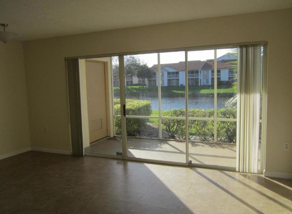 7103 Glenmoor Drive, West Palm Beach, FL 33409 Photo