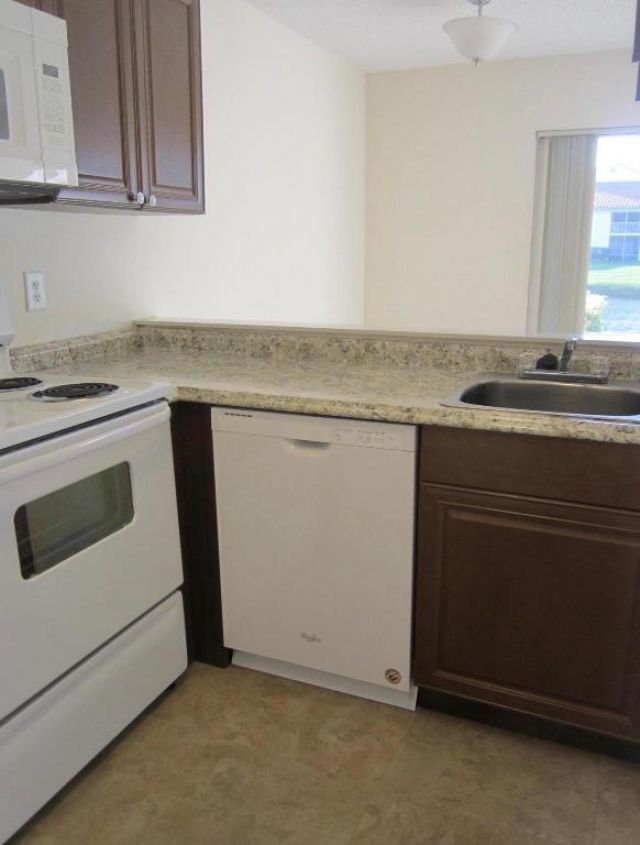 7103 Glenmoor Drive, West Palm Beach, FL 33409 Photo