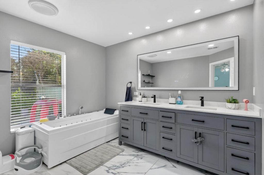 1121 SW Ivanhoe Street W, Port Saint Lucie, FL 34983 Photo