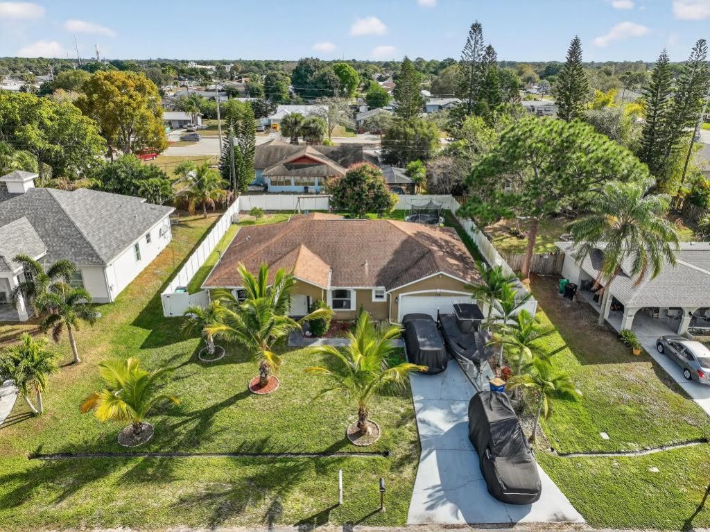 1121 SW Ivanhoe Street W, Port Saint Lucie, FL 34983 Photo