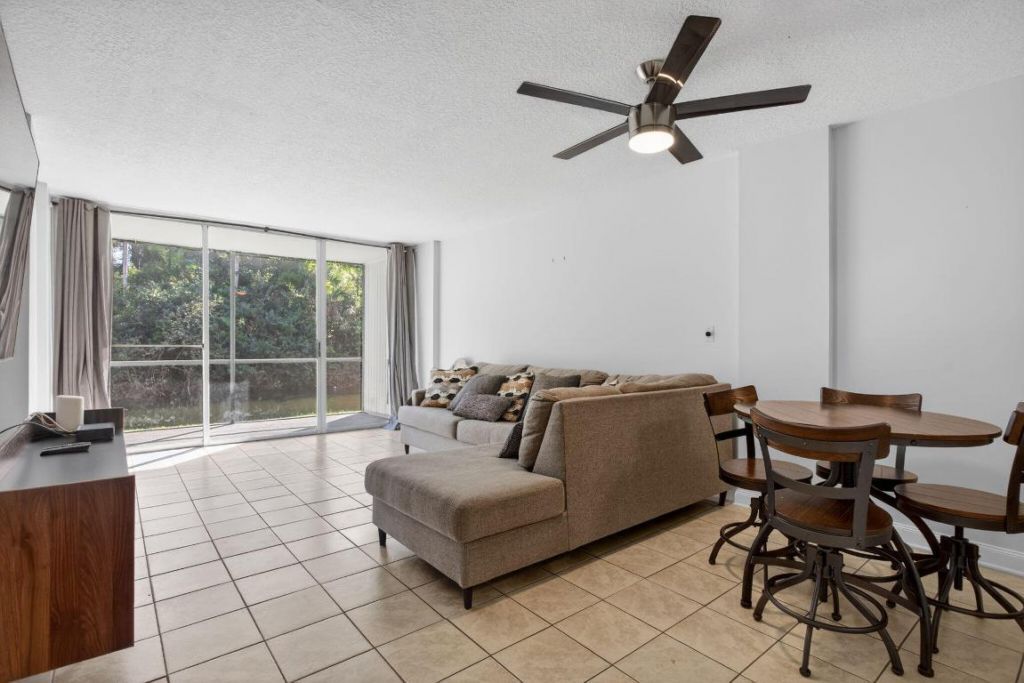 107 Royal Park Drive, Unit 1e, Oakland Park, FL 33309 Photo