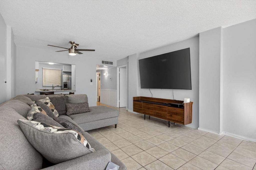 107 Royal Park Drive, Unit 1e, Oakland Park, FL 33309 Photo