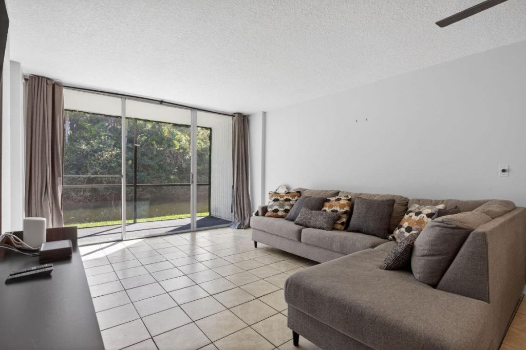 107 Royal Park Drive, Unit 1e, Oakland Park, FL 33309 Photo