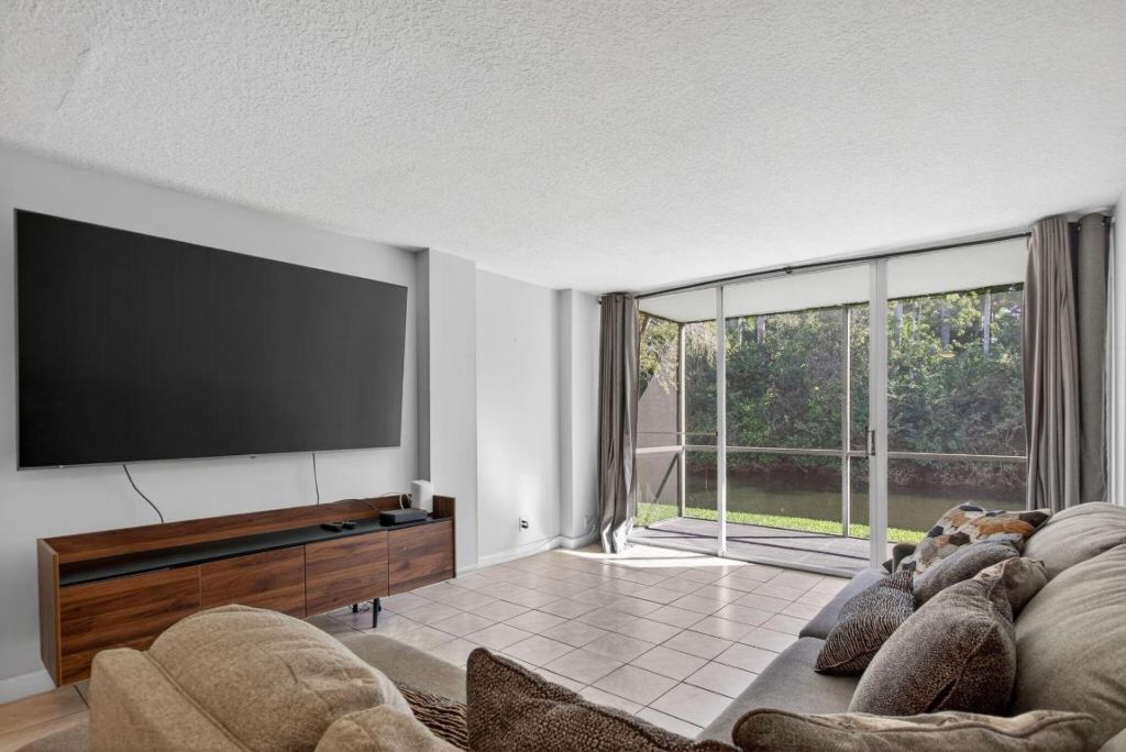 107 Royal Park Drive, Unit 1e, Oakland Park, FL 33309 Photo