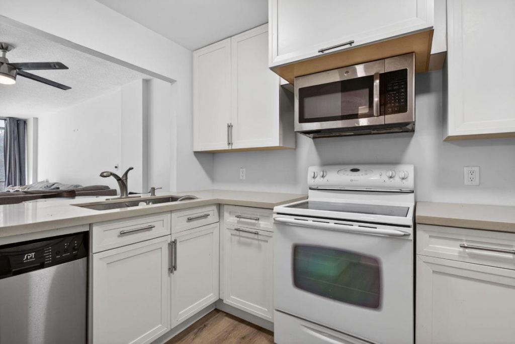 107 Royal Park Drive, Unit 1e, Oakland Park, FL 33309 Photo