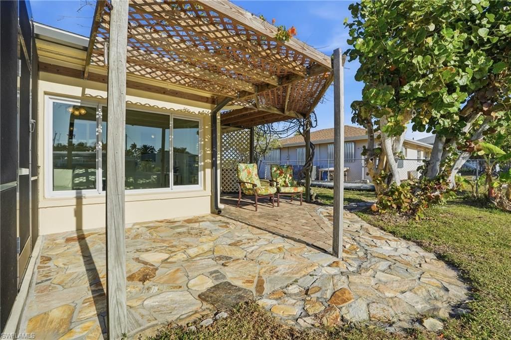 2821 Bruce St, Matlacha, FL 33993 Photo