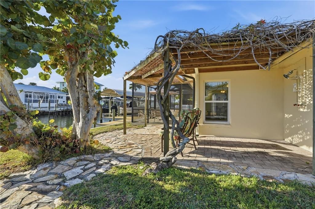 2821 Bruce St, Matlacha, FL 33993 Photo