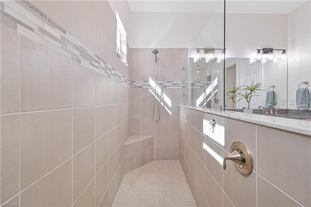 2070 Hickeys Creekside Dr, Alva, FL 33920 Photo