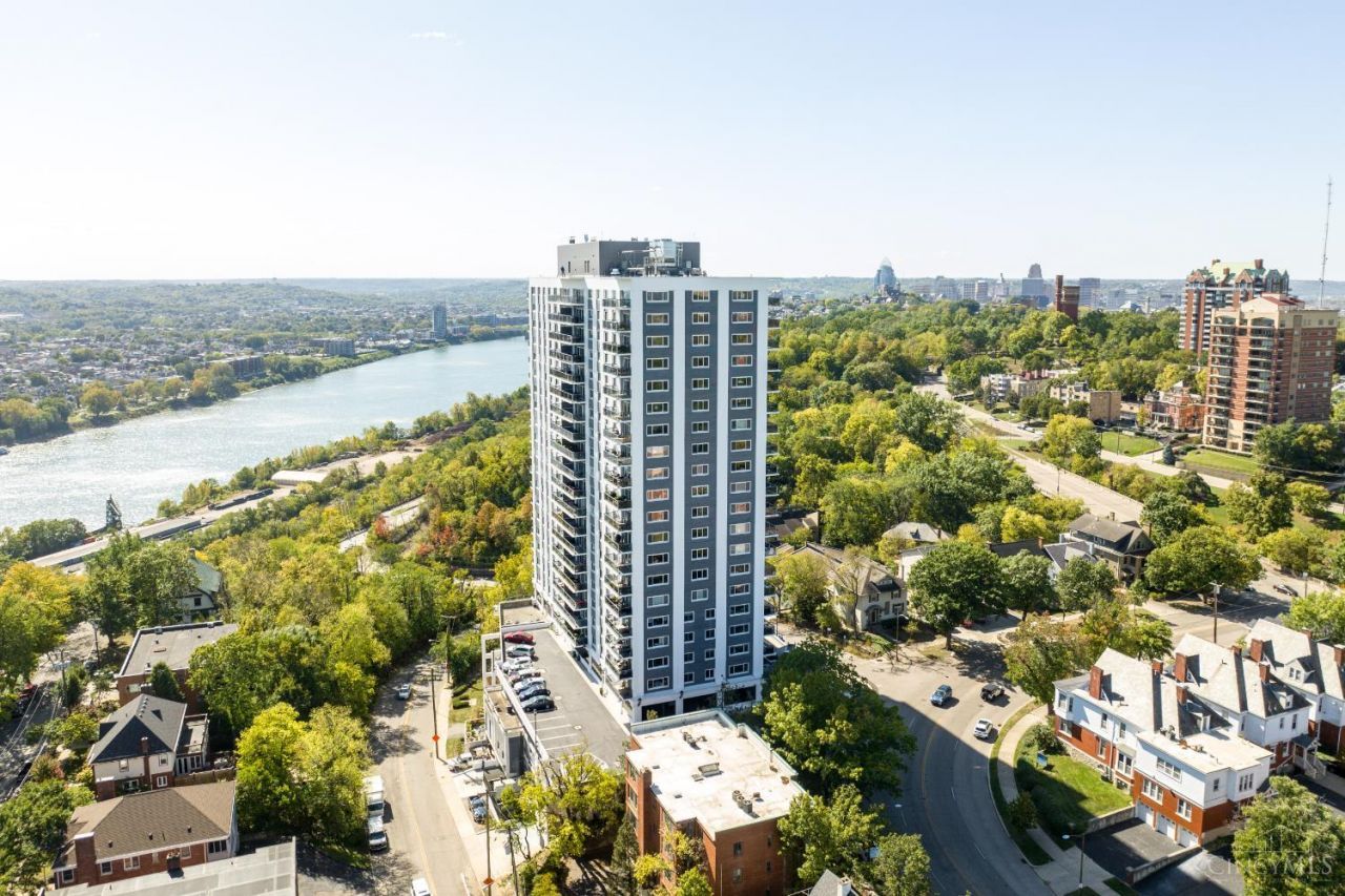 2200 Victory Parkway, Unit 2406, Cincinnati, OH 45206 Main Photo