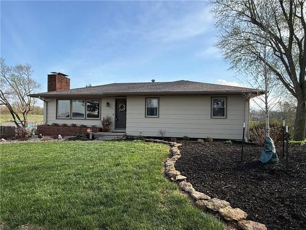 7106 Lundeen Drive, Country Club, MO 64505