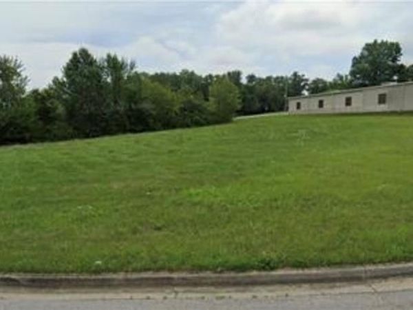 1655 Meadowlark Lane, Excelsior Springs, MO 64024