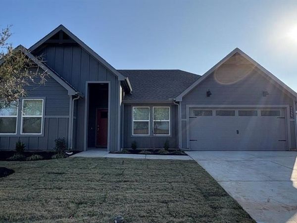 4131 CORNERSTONE Circle, Granbury, TX 76048