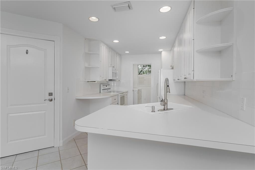 5353 Cove Cir, Naples, FL 34119 Photo