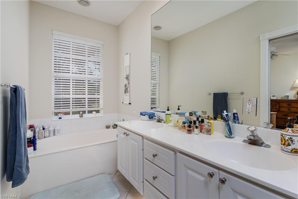 5353 Cove Cir, Naples, FL 34119 Photo