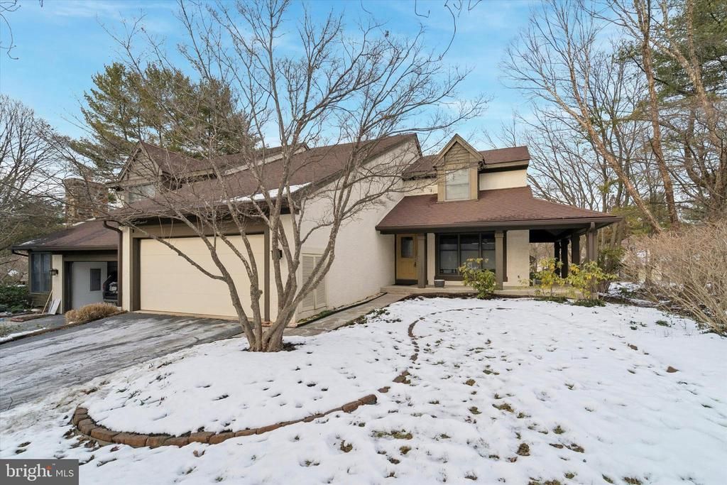 201 Springhouse Pond, Chesterbrook, PA 19087 Main Photo