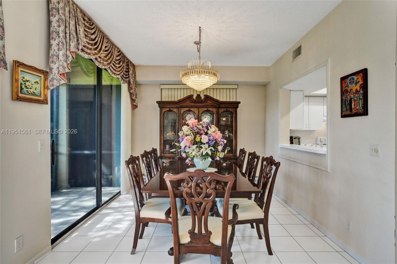 10530 NW 10th St, Unit B-125, Plantation, FL 33322 Photo