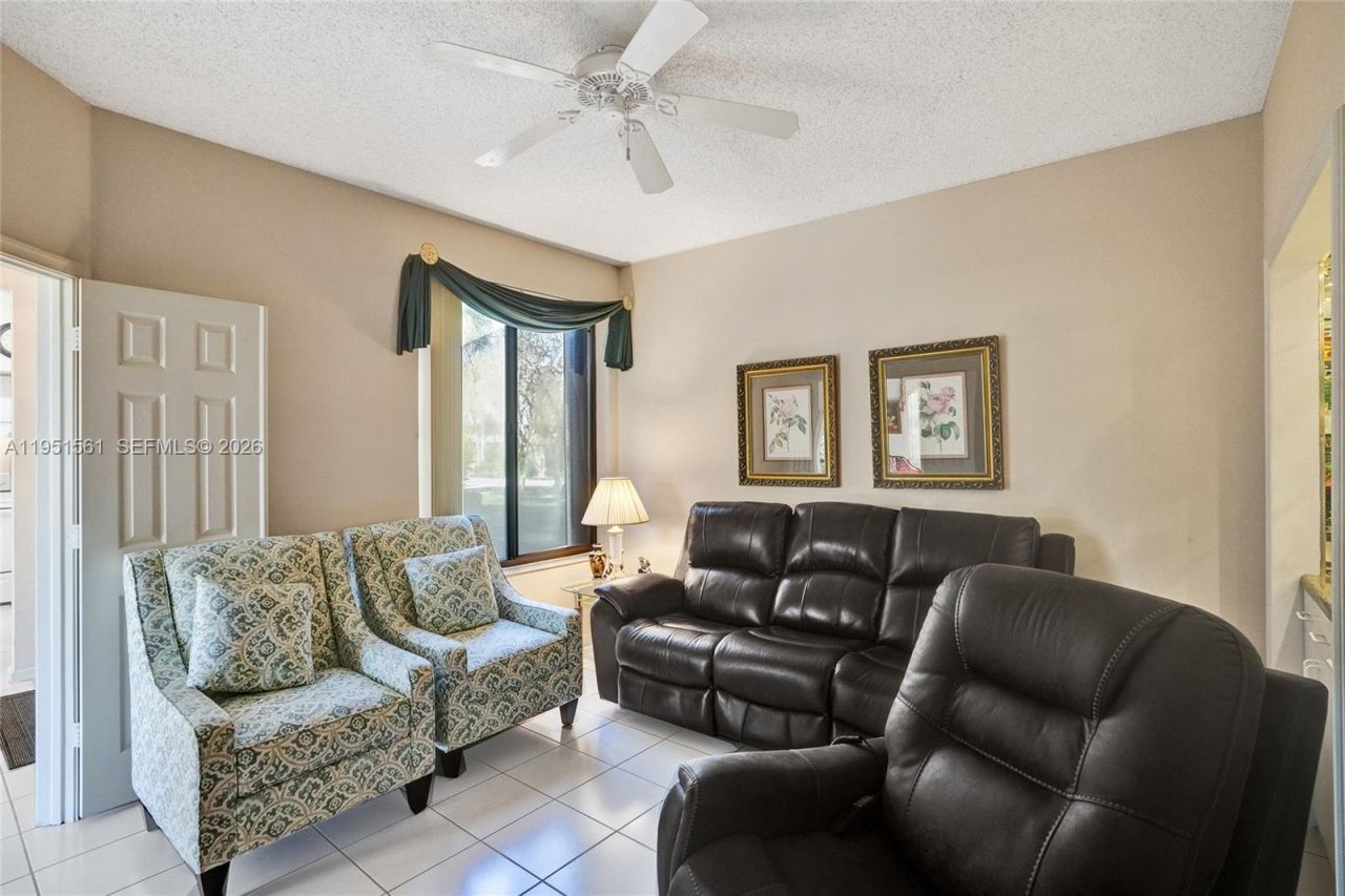 10530 NW 10th St, Unit B-125, Plantation, FL 33322 Photo