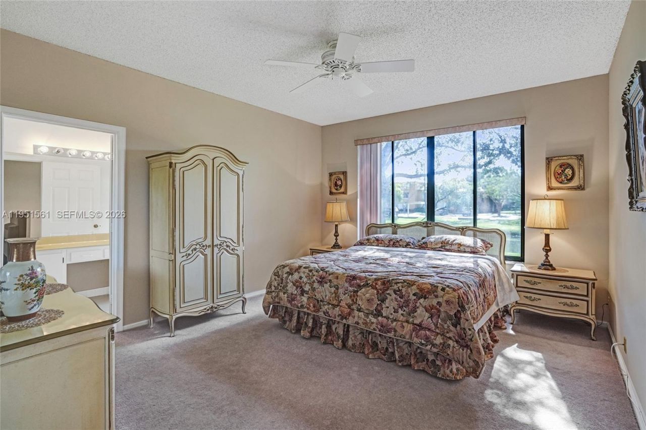 10530 NW 10th St, Unit B-125, Plantation, FL 33322 Photo