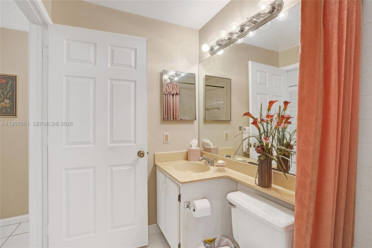 10530 NW 10th St, Unit B-125, Plantation, FL 33322 Photo