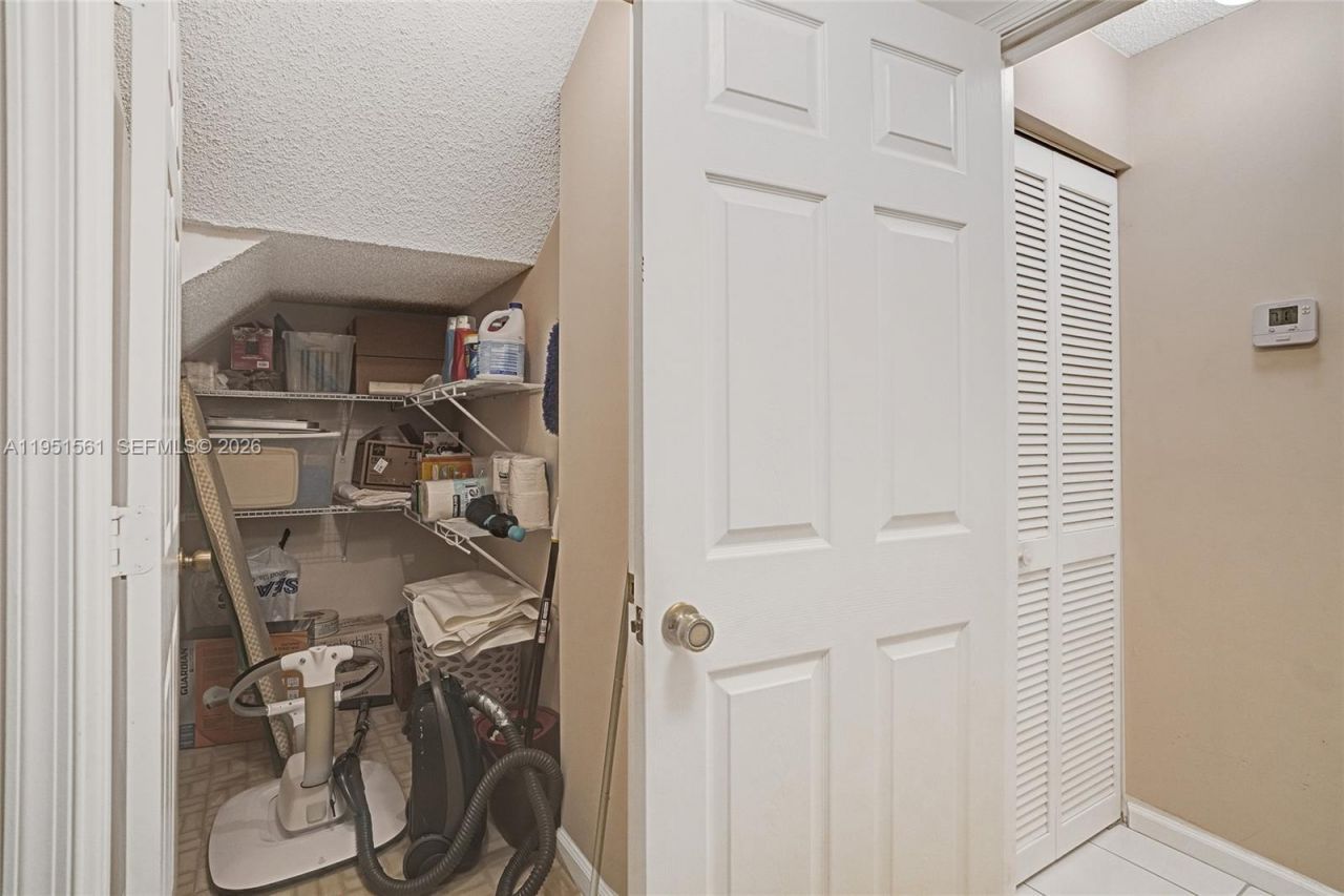 10530 NW 10th St, Unit B-125, Plantation, FL 33322 Photo