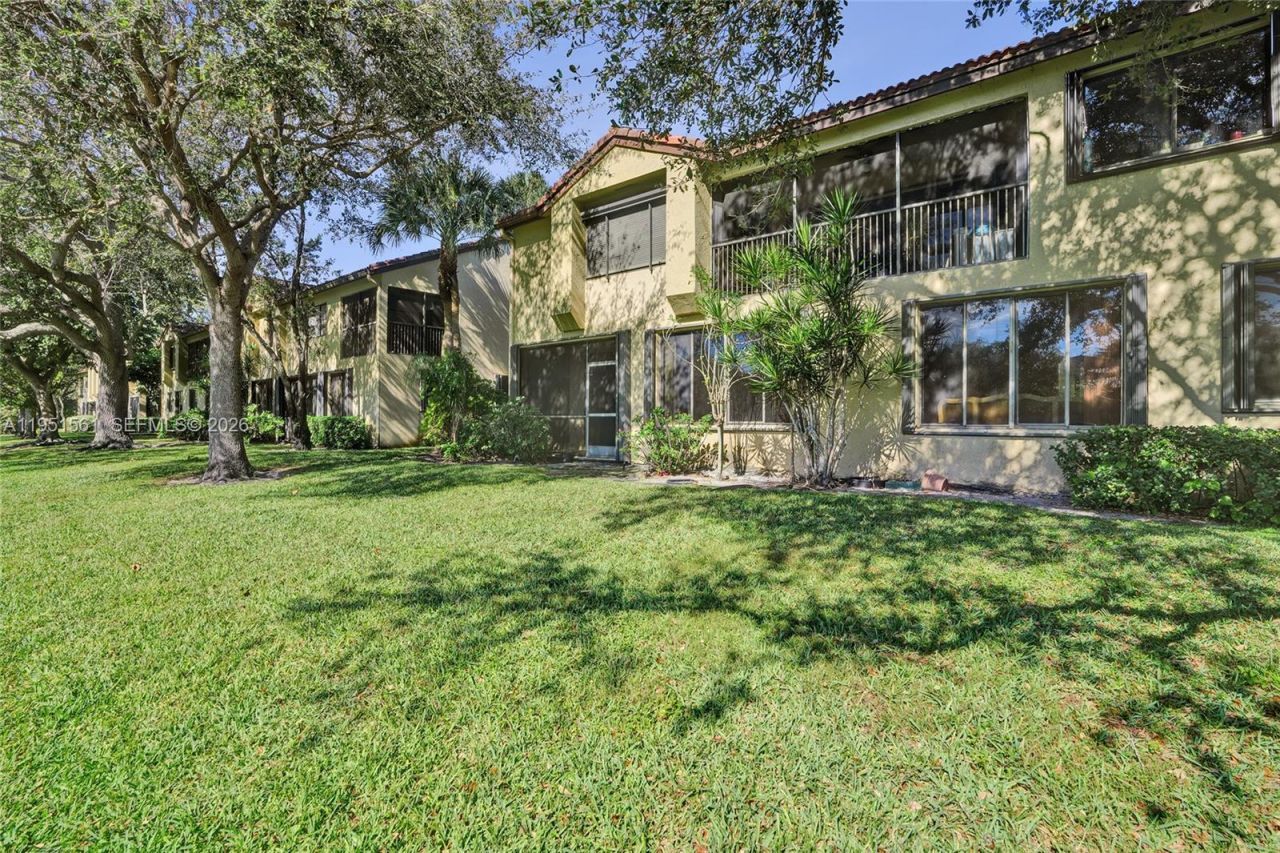 10530 NW 10th St, Unit B-125, Plantation, FL 33322 Photo